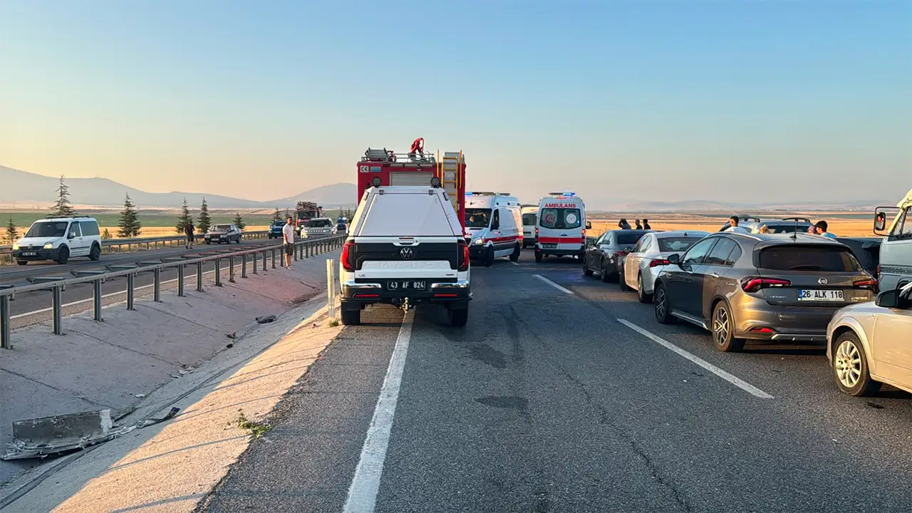 Kütahya'da Yolcu Otobüsü Devrildi6