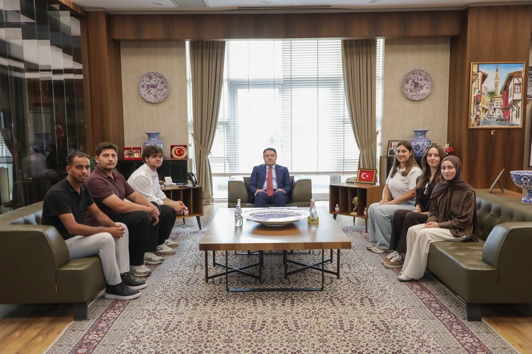 Vali Işın, Kütahya'nın Teknoloji Yıldızlarını Ağırladı (1)