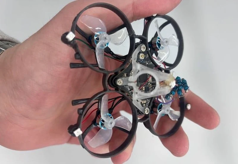 Yapay Zekalı Avcı Drone Sivrisinekleri Havada Avlıyor