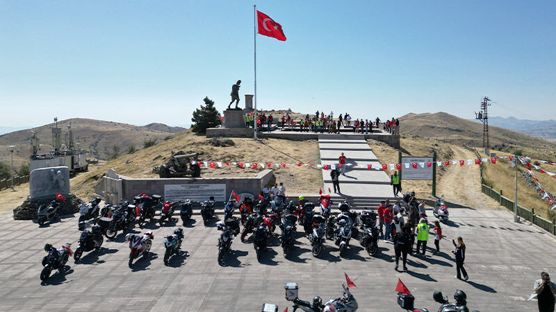 Afyonkarahisar'da Zafer Sürüşü Düzenlendi (1)