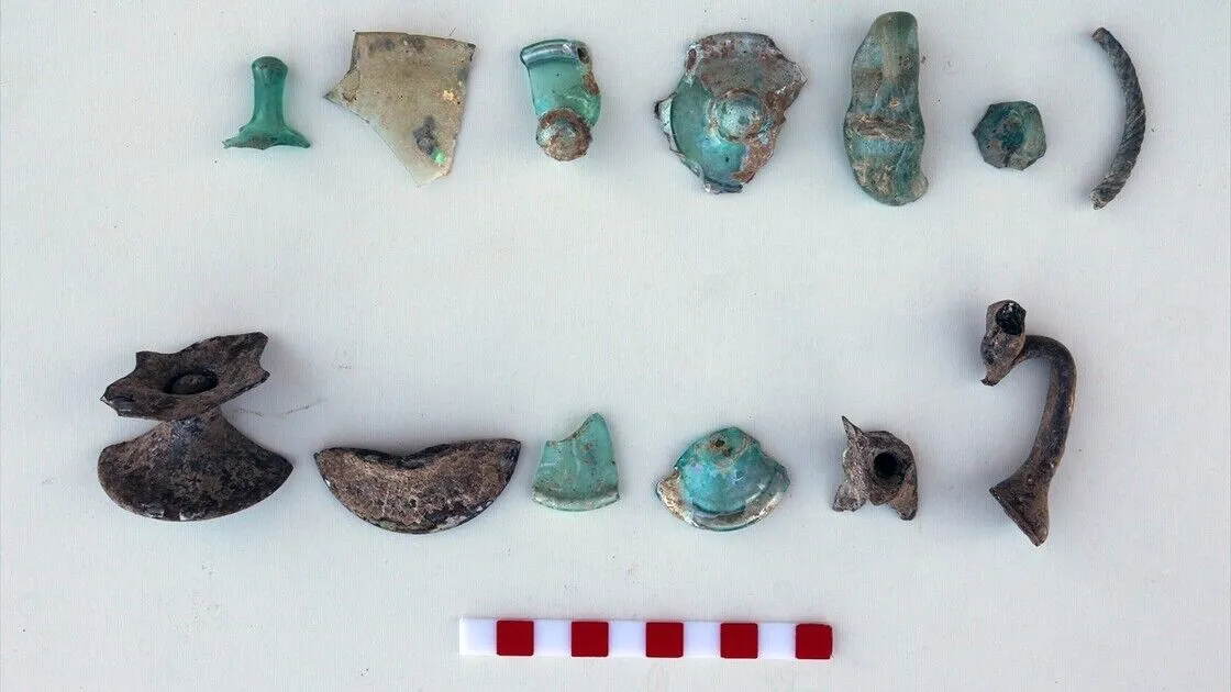 Aigeai Antik Kenti'nde Birçok Eser Ve Mezar Gün Yüzüne Çıkarıldı (4)