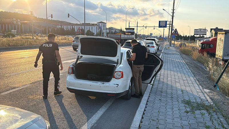 Antalya’dan Kaçan Gasp Ve Kundaklama Şüphelileri Kütahya’da Yakalandı (4)