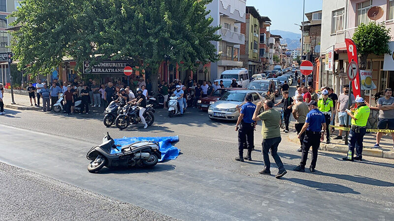 Aydın'da Otomobil Ile Çarpışan Motosikletin Sürücüsü Hayatını Kaybetti (3)