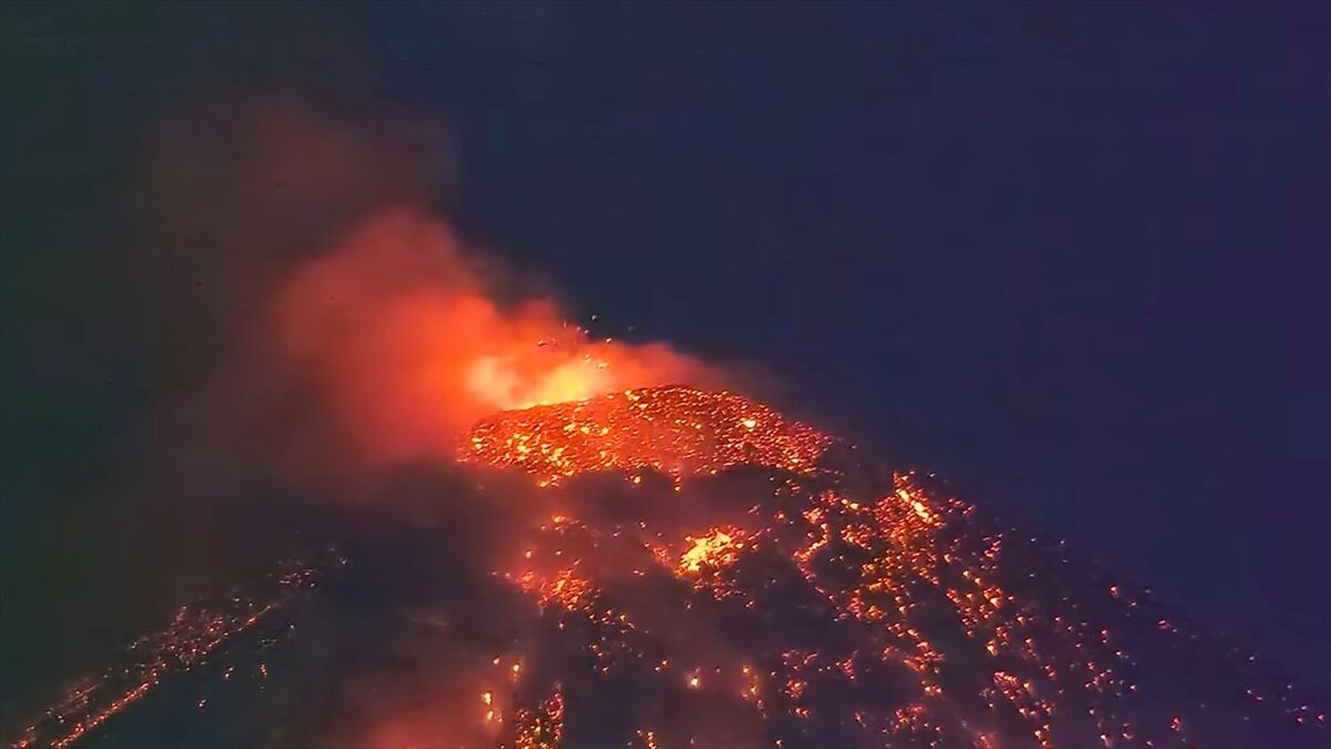 Guatemala'da Fuego Yanardağı Alarm (1)