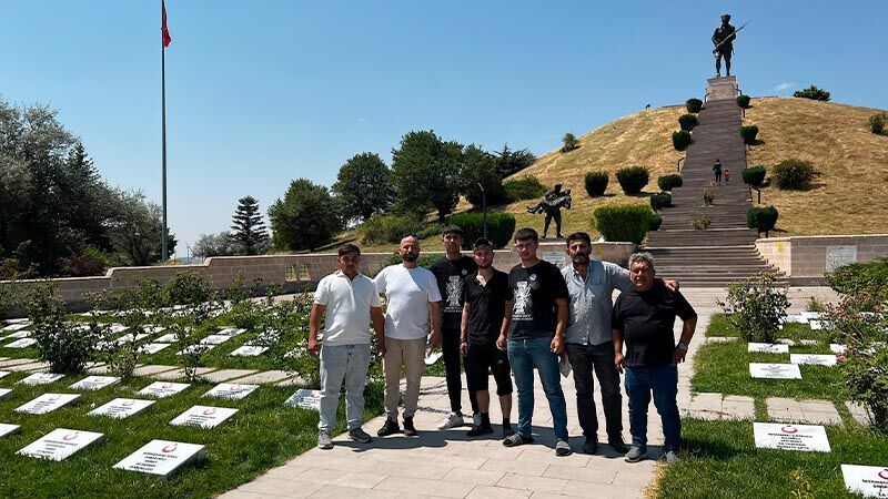 Kütahya Dumlupınar Şehitliği’ndeki Mezar Taşlarını Yenilediler (2)