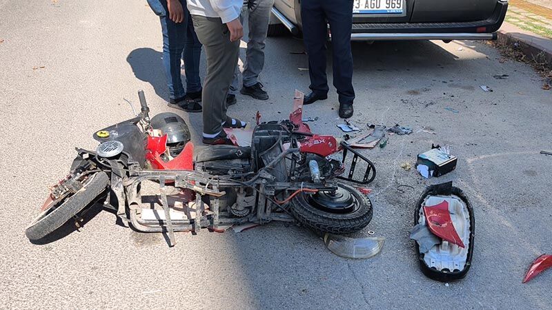 Kütahya’da Elektrikli Bisiklet Minibüsün Altına Girdi (3)