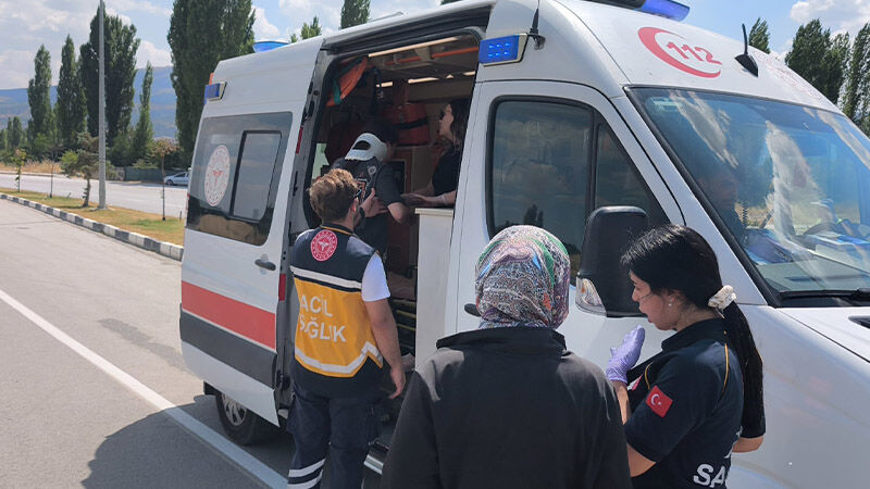 Kütahya’da Hız Ve Dikkatsizlik Kazaya Neden Oldu, 2 Yaralı (3)