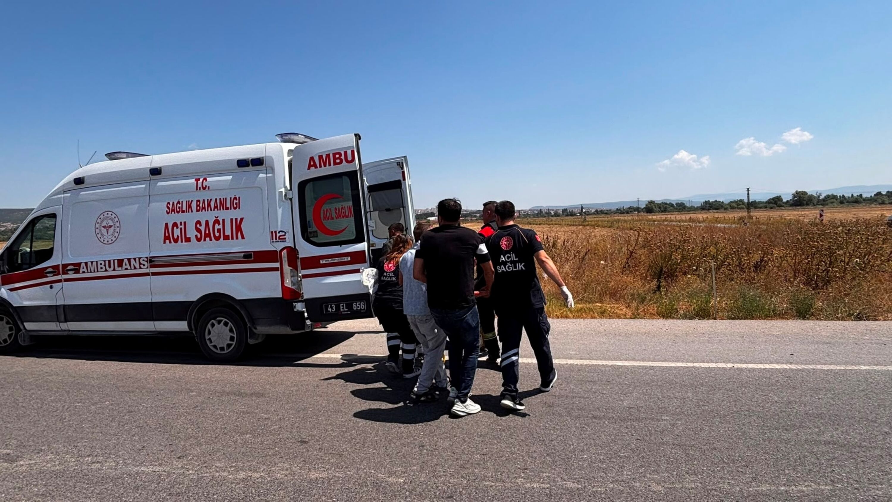 Kütahya’da Iki Otomobil Çarpıştı, Ölü Ve Yaralılar Var (2)