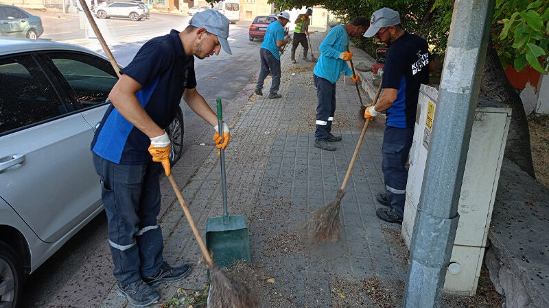 Kütahya’da Kaldırımlar Temizleniyor (2)