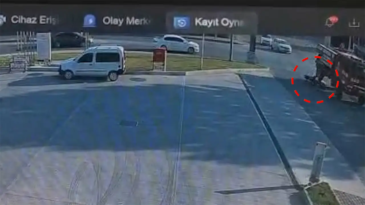 Kütahya'da Kör Nokta Kazası, Arazöz Motosikletin Üstünden Geçti2