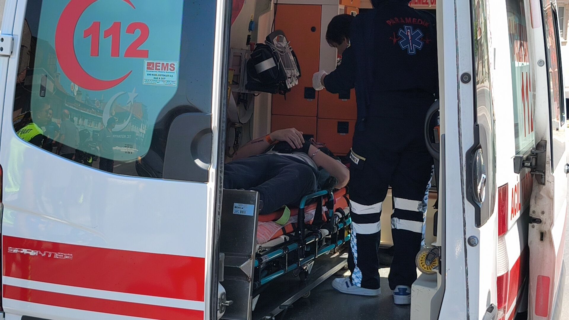Kütahya’da Motosiklet Yayaya Çarptı, 2 Yaralı (2)