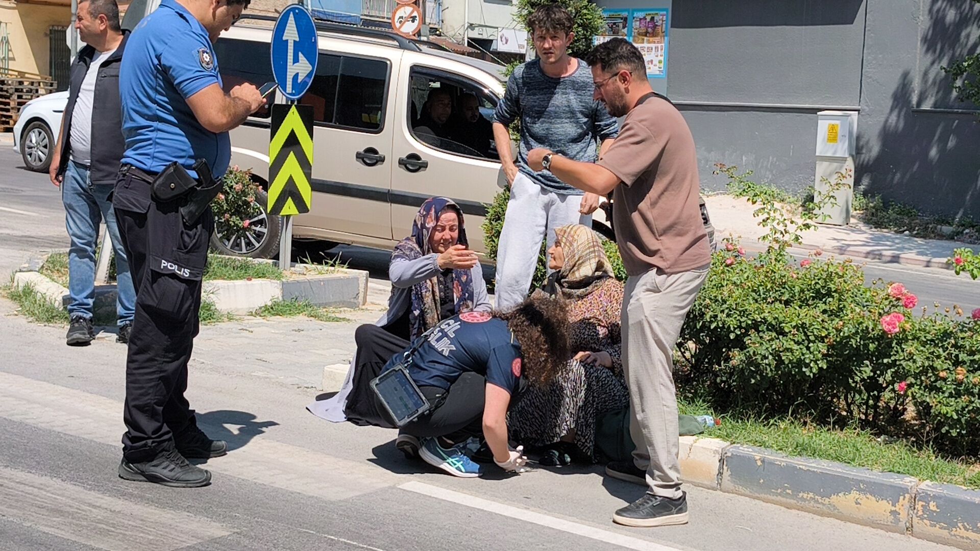 Kütahya’da Motosiklet Yayaya Çarptı, 2 Yaralı (5)