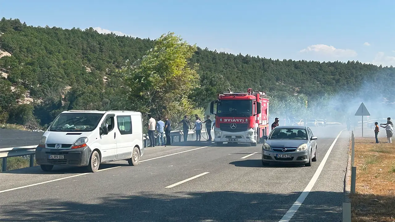 Kütahya’da Ot Yangını Büyümeden Söndürüldü