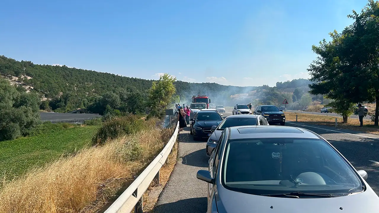 Kütahya’da ot yangını büyümeden söndürüldü