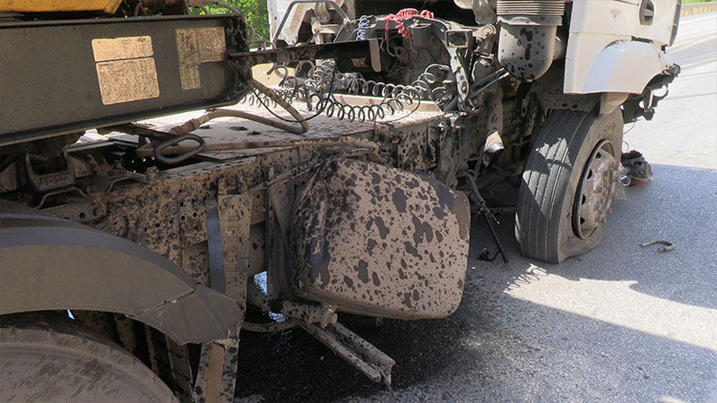 Kütahya'da Otomobil Ile Hafriyat Kamyonu Çarpıştı, Yaralılar Var (1)-1