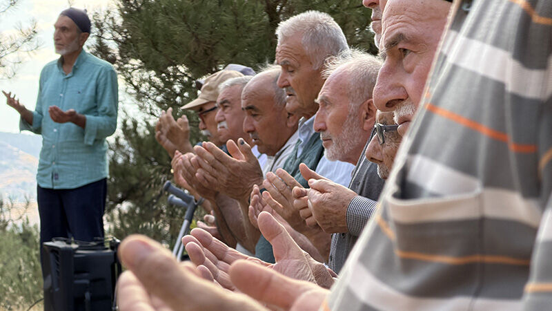 Kütahya’da Saru Batu Savcı Bey Kabri Başında Anıldı (2)