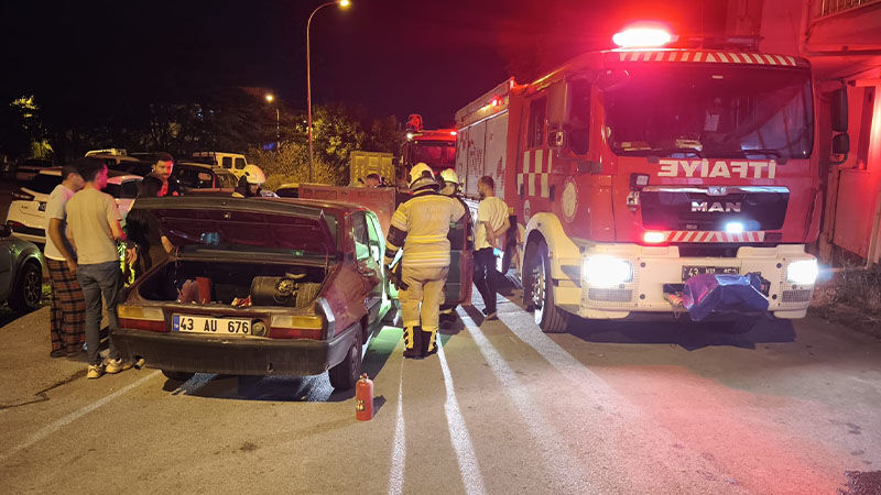 Kütahya'da Seyir Halindeki Otomobil Alev Aldı (4)