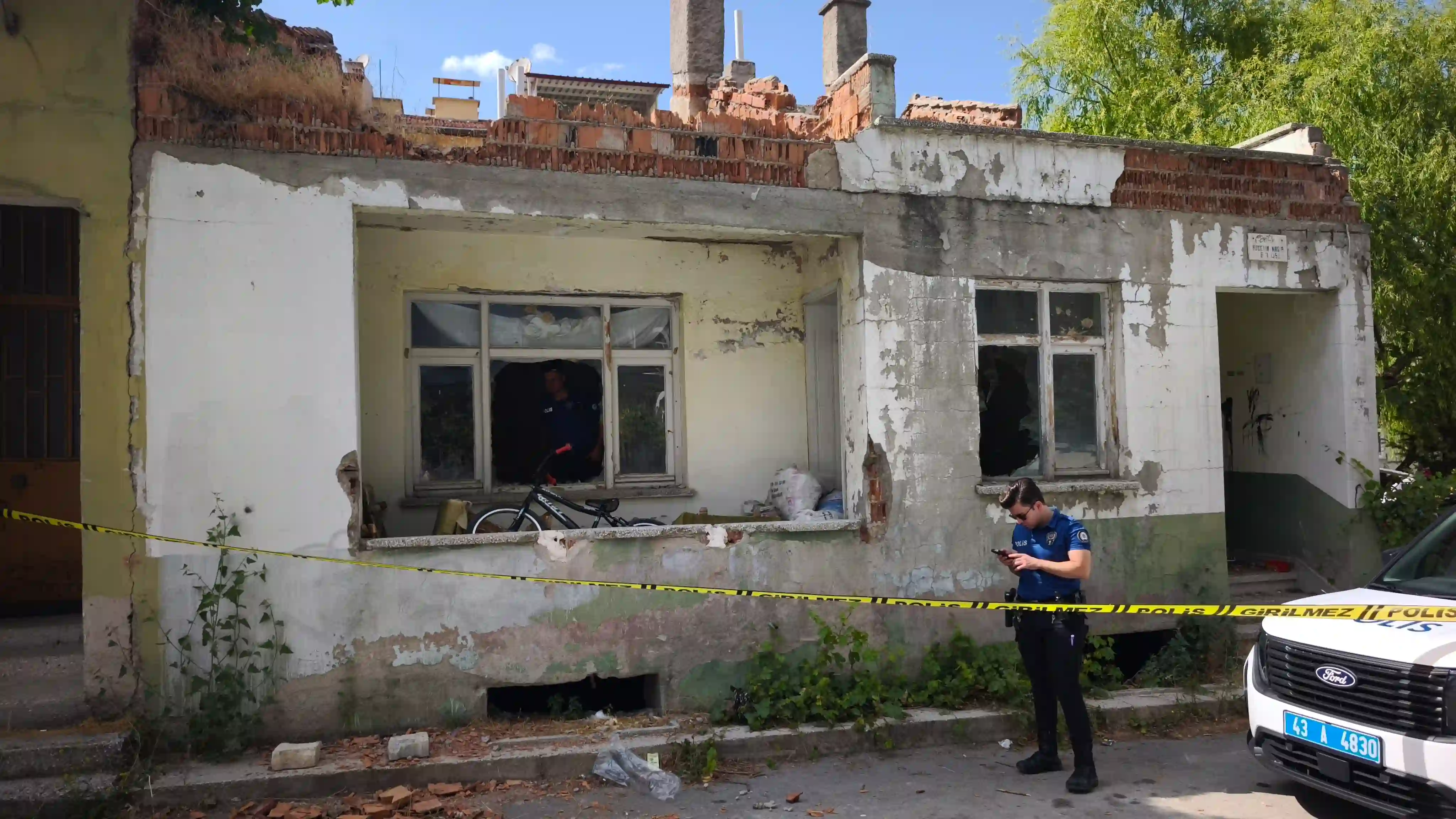 Kütahya’da Yüksekten Düşen Çocuk Yaralandı (6)