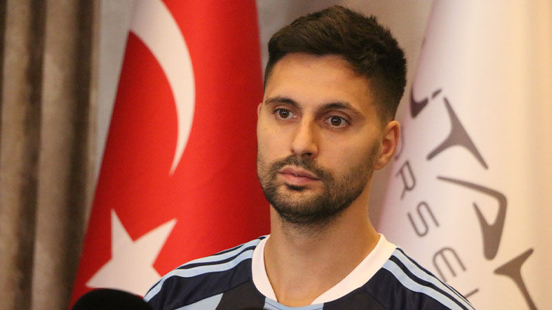 Kütahyaspor Orta Sahayı Güçlendiriyor, Imzalar Atıldı (1)