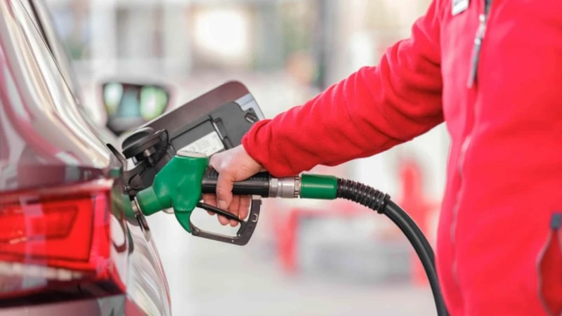 Motorine Zam Yolda Bu Gece Yarısından Itibaren Geçerli Olacak (2)