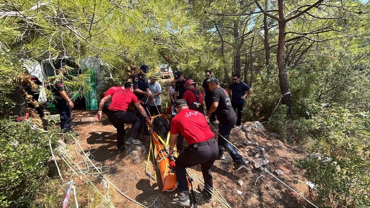 Muğla’da Ormanlık Alanda Bir Kişi Ölü Bulundu (2)