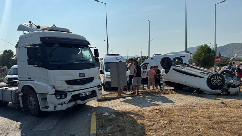 Muğla’da Tır Ile Otomobil Çarpıştı, 4 Yaralı (3)