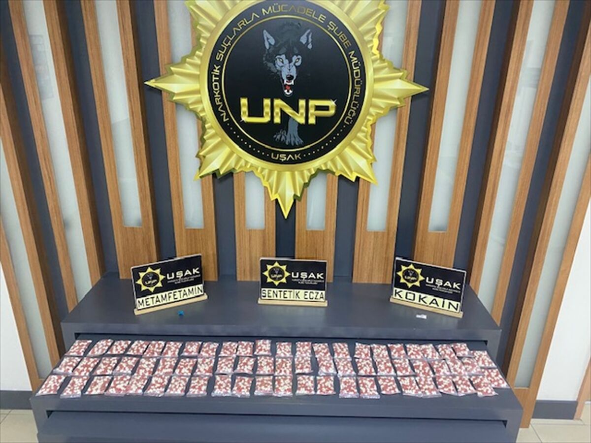 Uşak'ta Yasaklı Madde Operasyonunda 16 Şüpheli Tutuklandı (3)