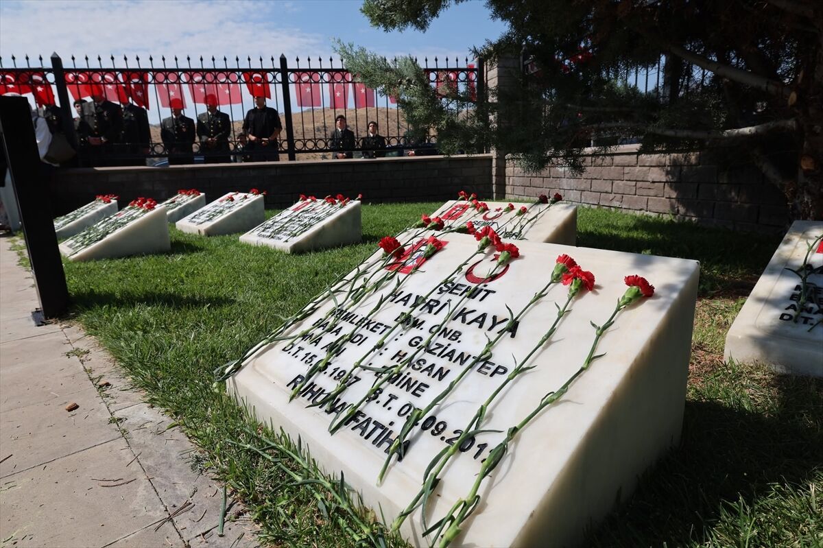 Afyonkarahisar’da Şehit 25 Asker Törenle Anıldı (2)