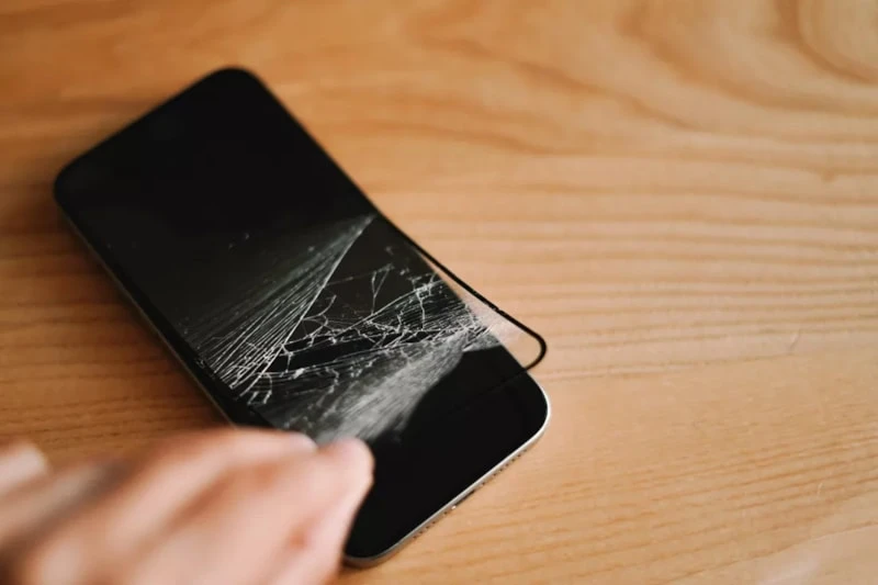 Apple Yöneticisinden Ekran Koruyucu Tepkisi (2)