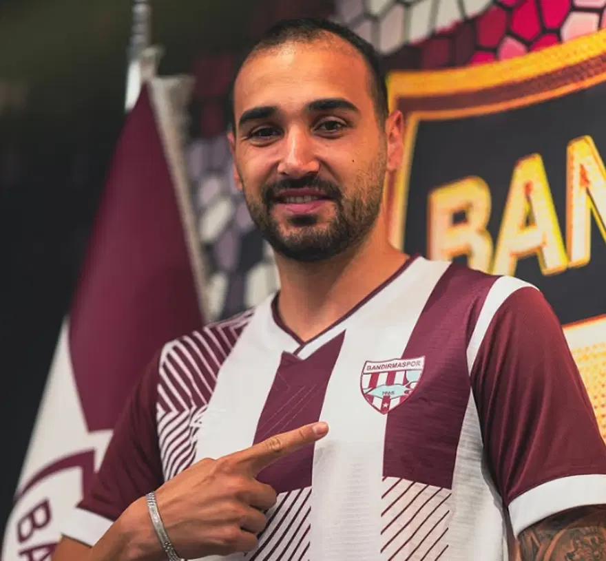 Genç Futbolcudan Acı Haber 25 Yaşında Vefat Etti (2)