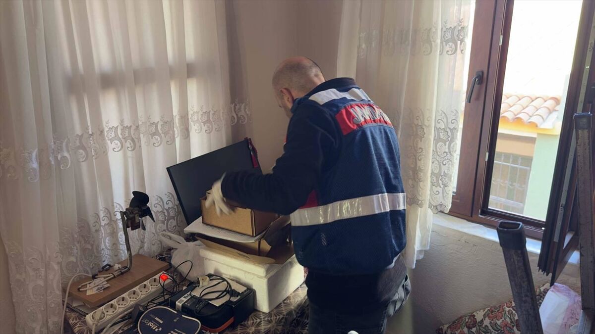 İzmir’de Fetö Operasyonunda 21 Gözaltı (2)
