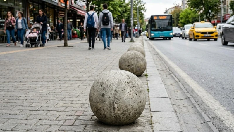 Kaldırım Kenarındaki Beton Kürelerin Amacı Belli Oldu (2)