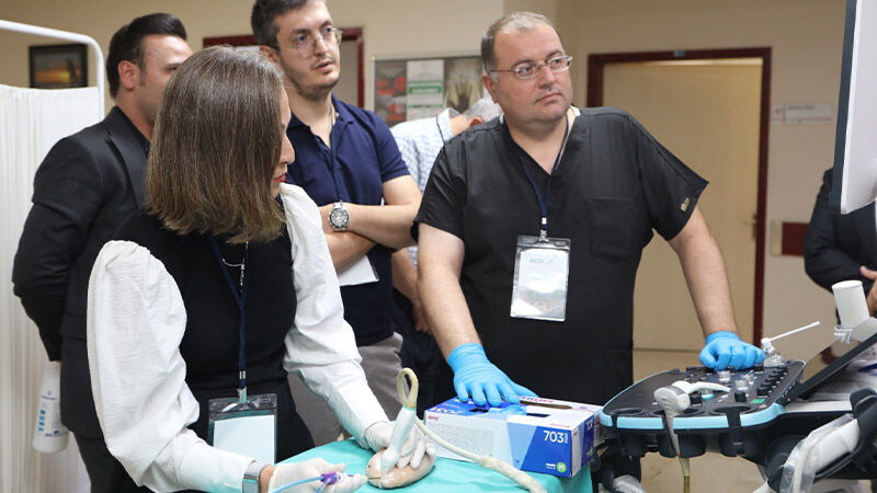 Ksbü'de Uluslararası Doktorlara Eğitim (1)