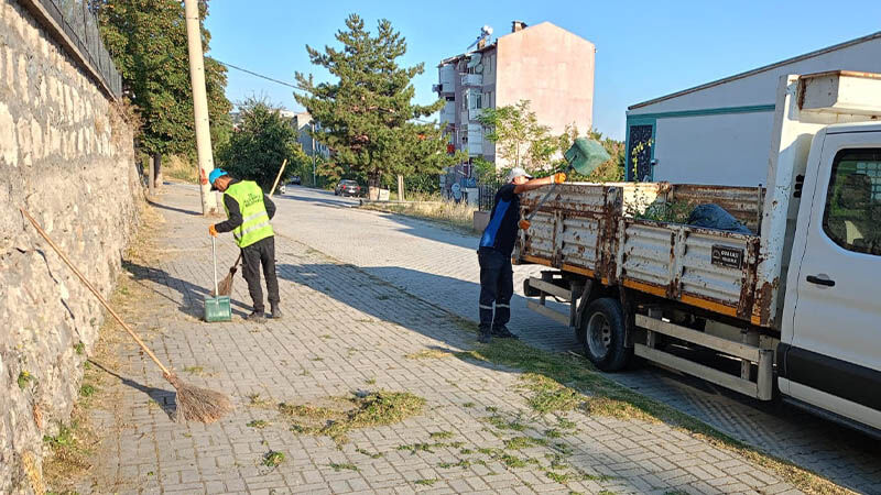 Kütahya Evliya Çelebi Mahallesi’nde Temizlik Çalışması (1)