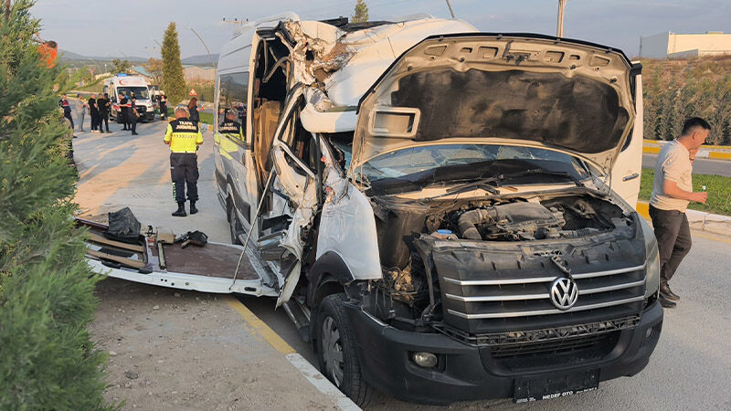 Kütahya Osb’de Trafik Kazası, Yaralılar Var (7)