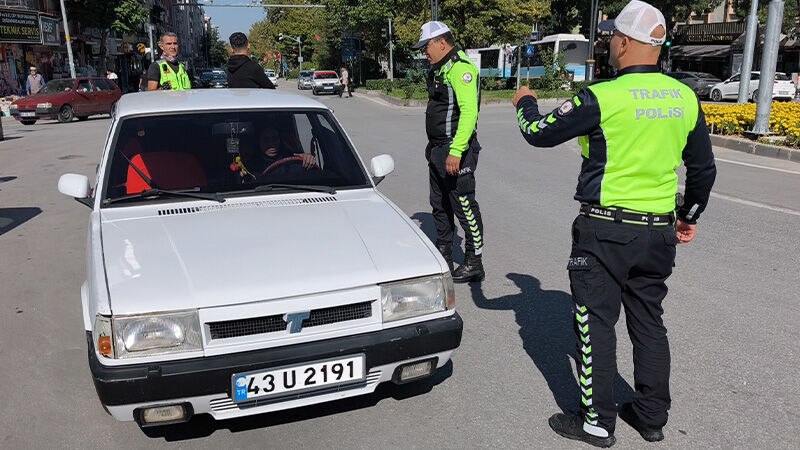 Kütahya’da Ehliyetsiz Sürücü Akıllanmadı, Yine Yakalandı (4)