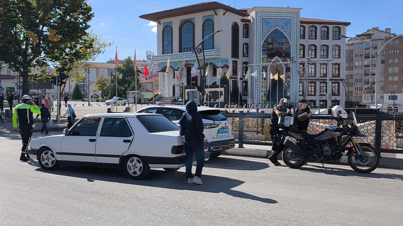 Kütahya’da Ehliyetsiz Sürücü Akıllanmadı, Yine Yakalandı (5)