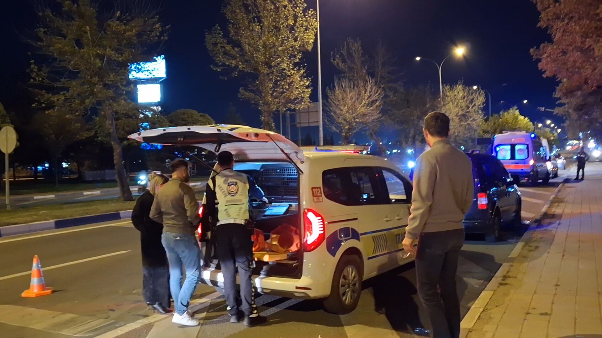Kütahya’da Hafif Ticari Araç Motosikletle Çarpıştı4