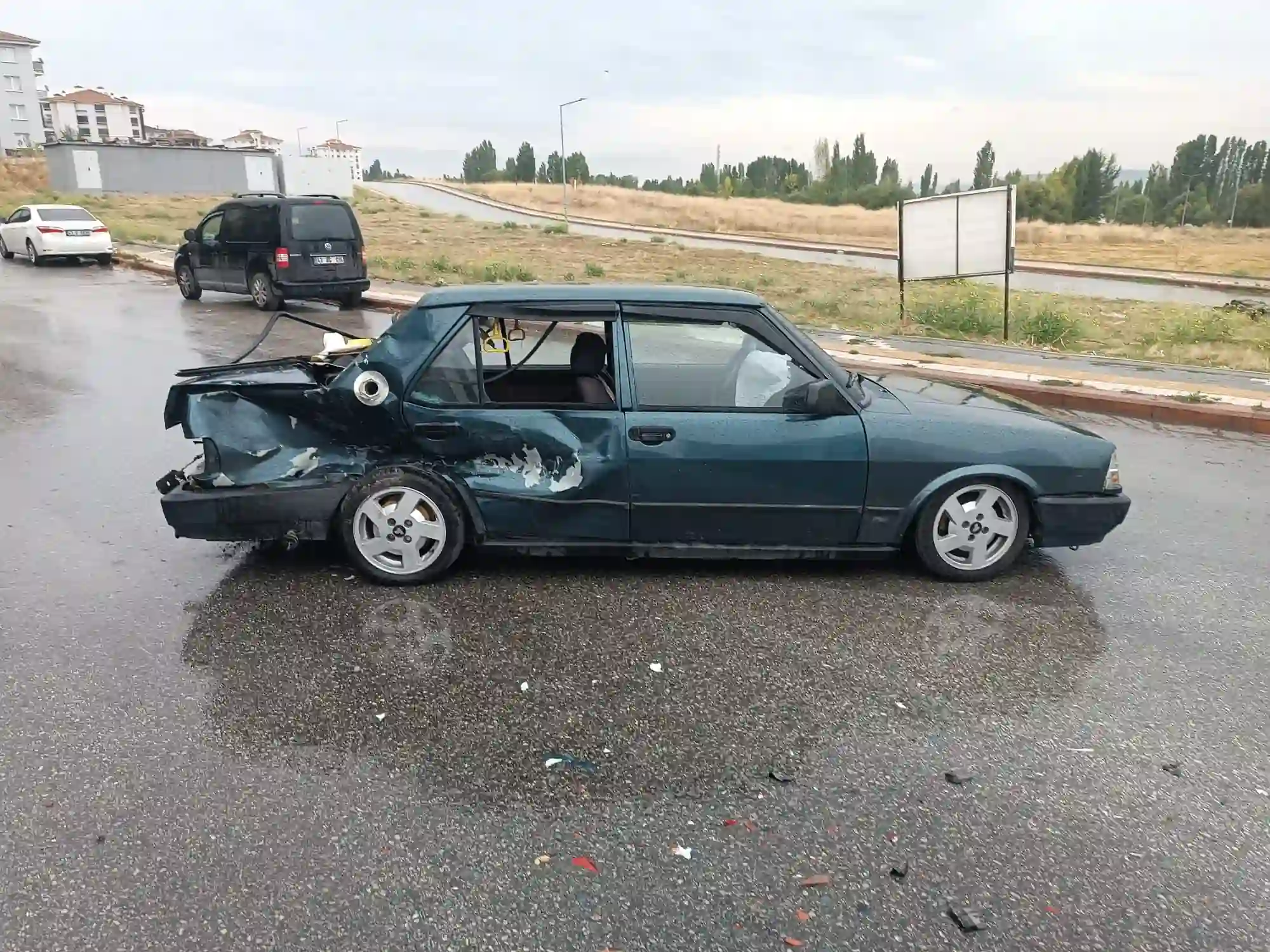 Kütahya’da Iki Otomobil Çarpıştı, 1 Kişi Yaralı 1