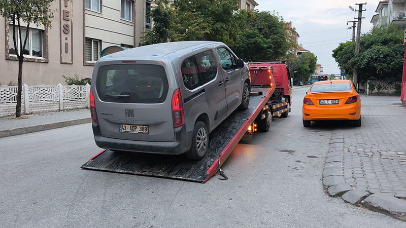 Kütahya’da Ikinci Korsan Taksici De Yakalandı (4)