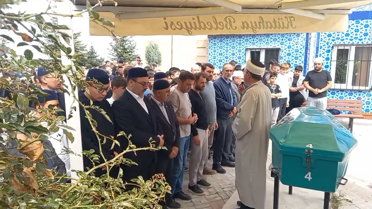 Kütahya'da Işçi Servisinin Çarptığı Lise Öğrencisi Hayatını Kaybetti3