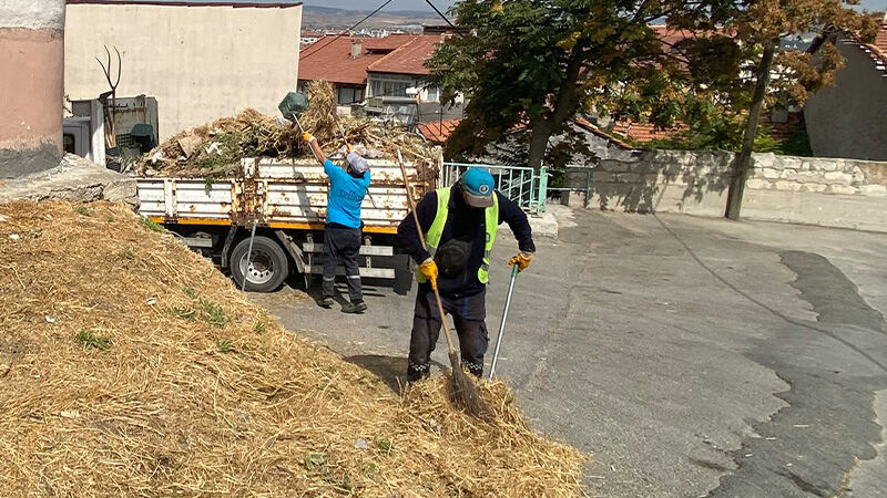 Kütahya’da İstiklal Mahallesi’nde Sokaklarda Temizlik Çalışması (2)