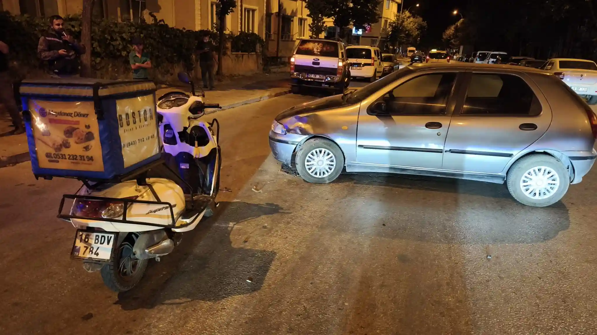 Kütahya’da Motosiklet Otomobille Çarpıştı, Sürücü Yaralı 3