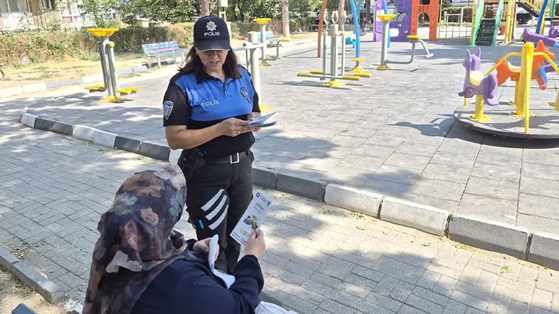 Kütahya’da Polis Ekiplerinden Okul Ve Pazarda Bilgilendirme (4)