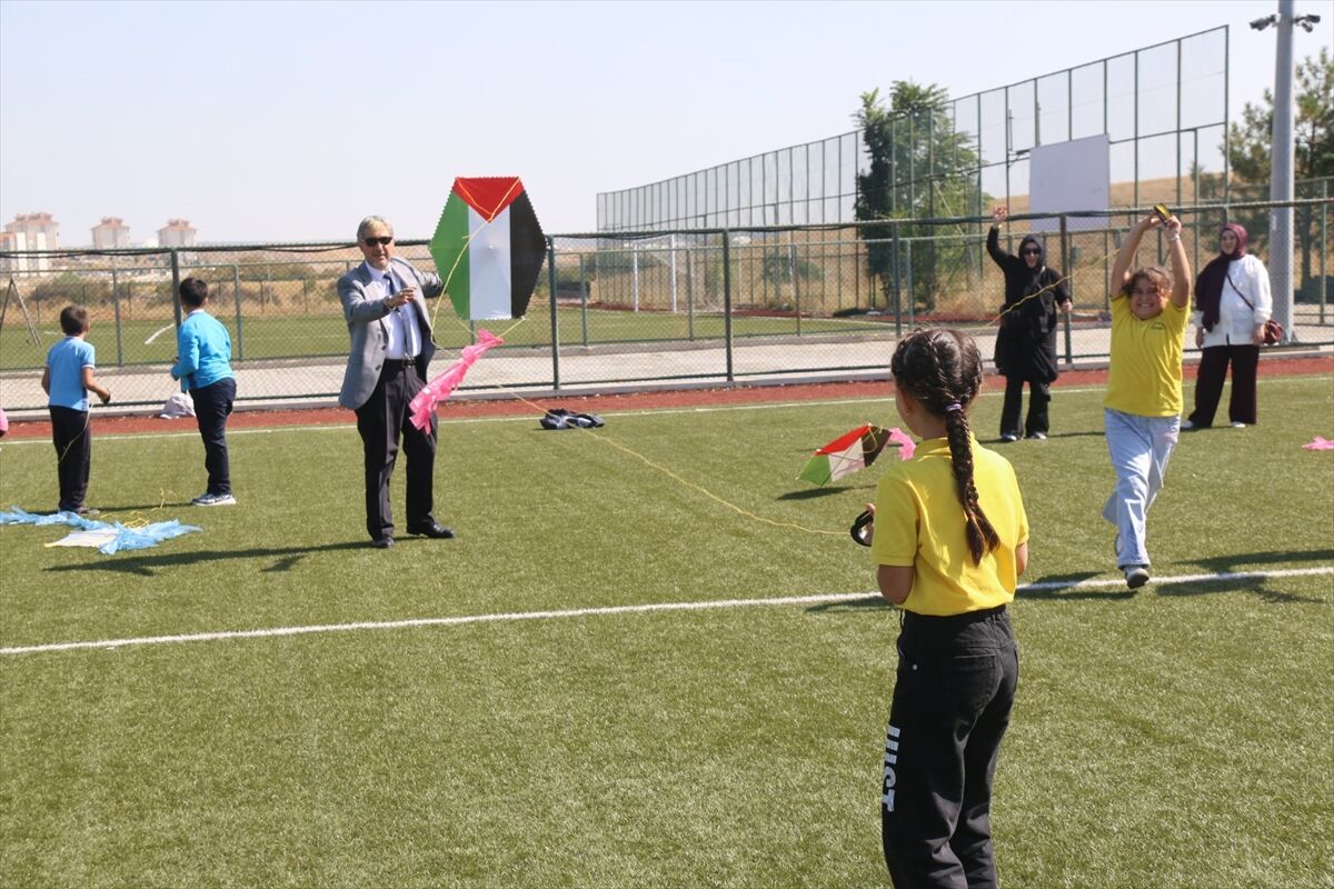 Kütahya'da Uçurtmalar Gazze'li Çocuklar Için Uçuruldu (2)
