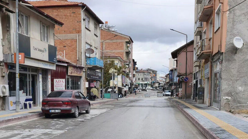 Kütahya’nın Altıntaş Ilçesinde Kaldırımlar Yenileniyor (2)