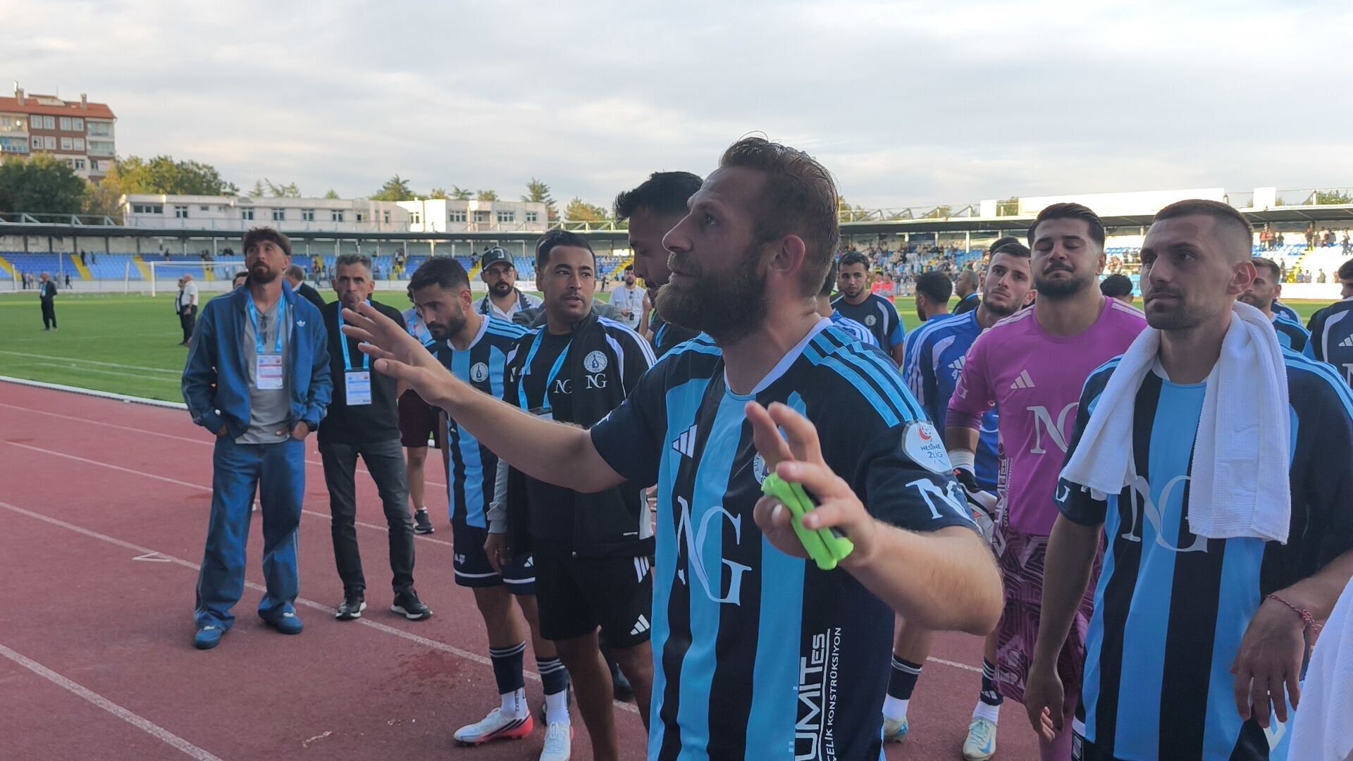 Kütahyaspor Taraftarı Oyuncuları Tribüne Çağırdı (2)