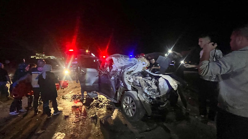 Manisa’da pikap tıra arkadan çarptı: 1 ölü, 4 yaralı