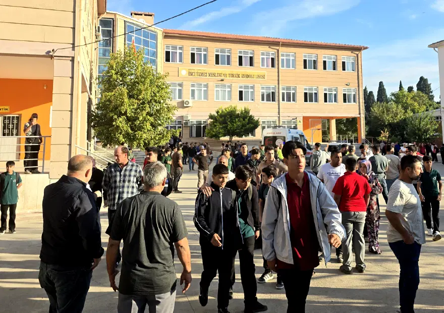 Manisa’da Okul Önünde Silahlı Saldırı 1 Ölü (2)