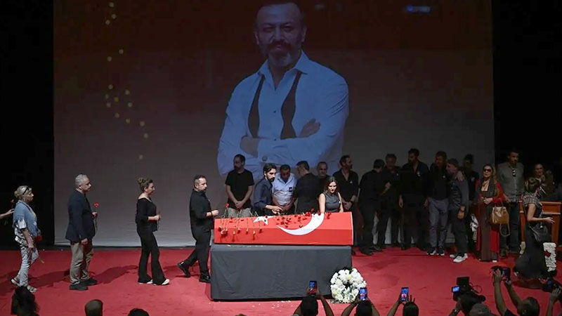 Oyuncu Serhat Kılıç Için Anma Töreni Düzenlendi (1)